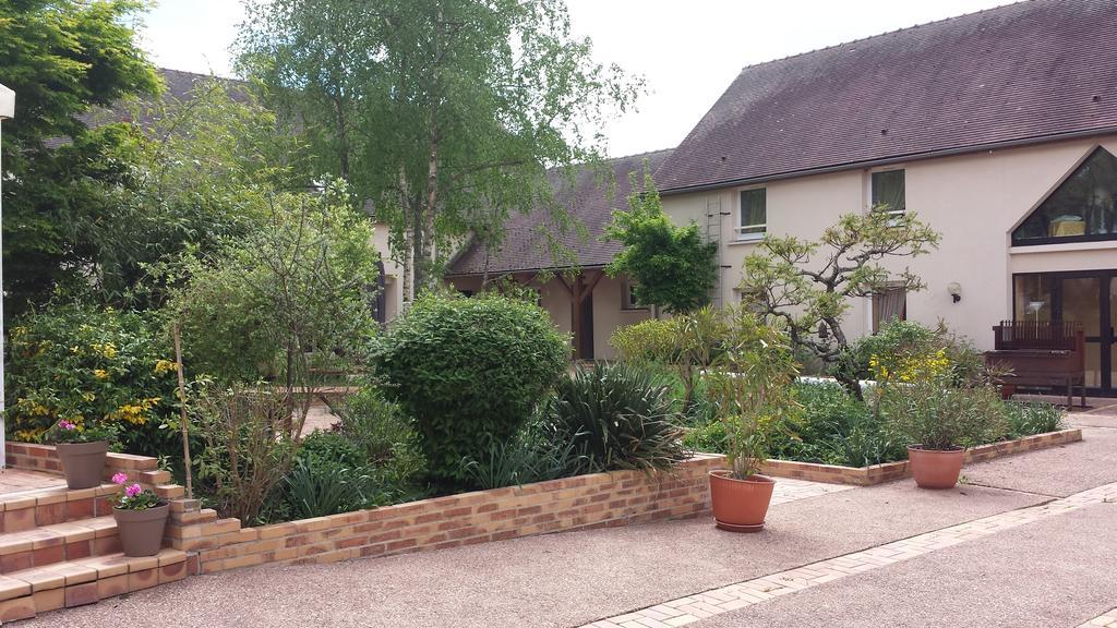 Logis Hotel "Ici M'Aime" Rouvray  外观 照片