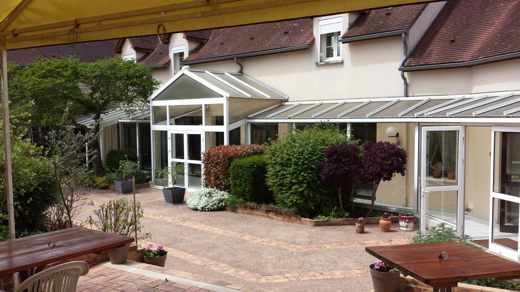 Logis Hotel "Ici M'Aime" Rouvray  外观 照片