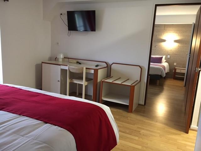 Logis Hotel "Ici M'Aime" Rouvray  外观 照片