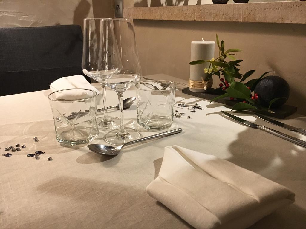 Logis Hotel "Ici M'Aime" Rouvray  外观 照片