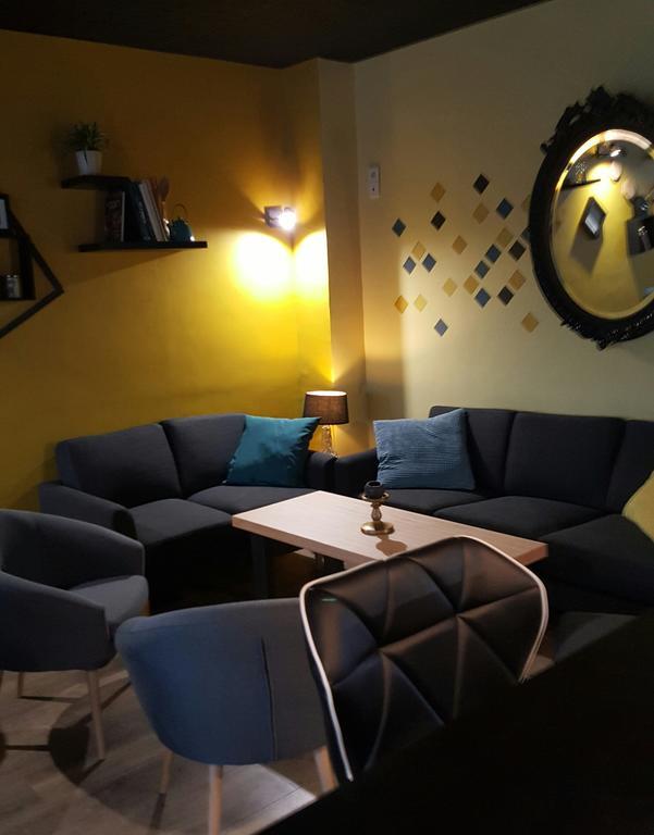 Logis Hotel "Ici M'Aime" Rouvray  外观 照片