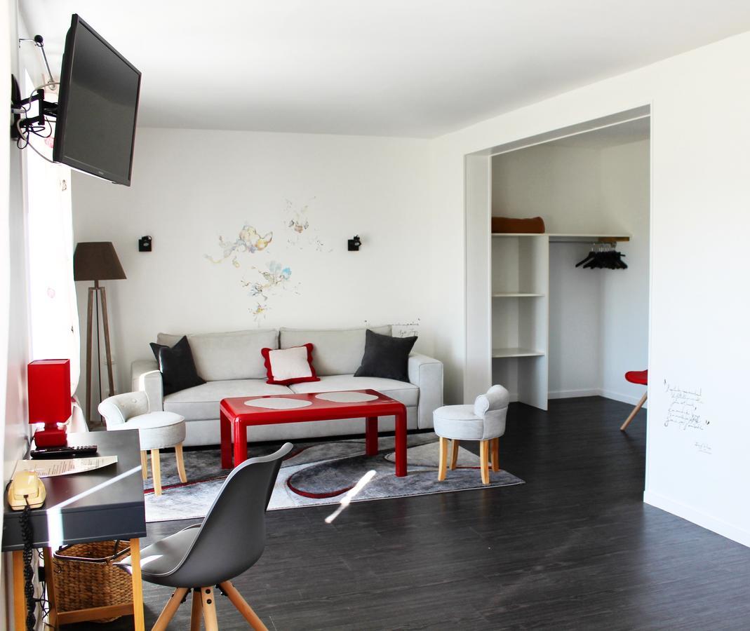 Logis Hotel "Ici M'Aime" Rouvray  外观 照片