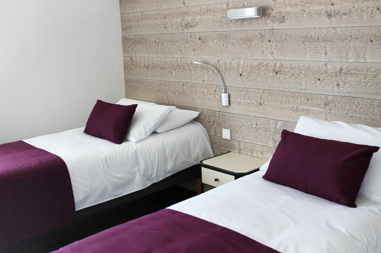 Logis Hotel "Ici M'Aime" Rouvray  外观 照片