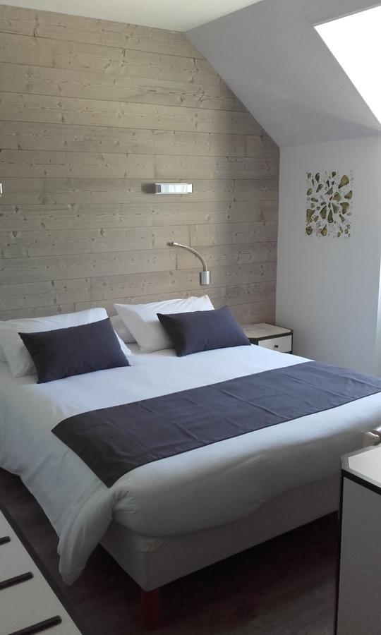 Logis Hotel "Ici M'Aime" Rouvray  外观 照片
