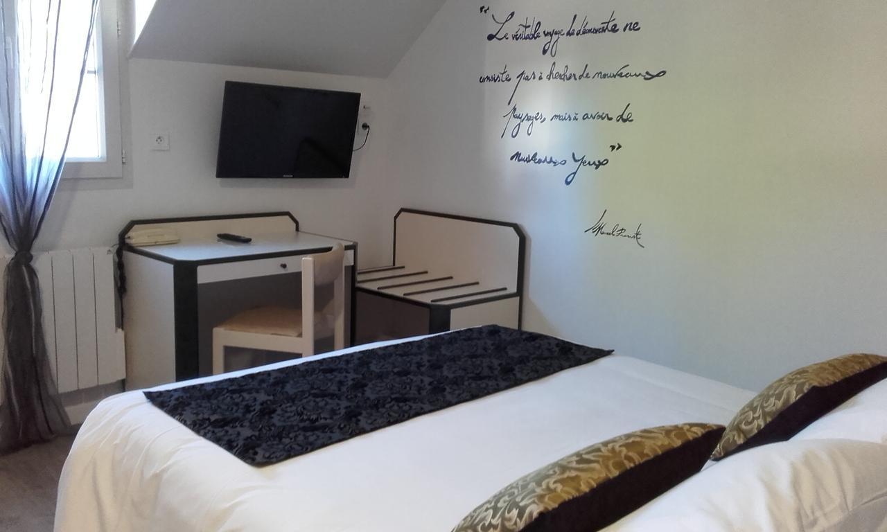 Logis Hotel "Ici M'Aime" Rouvray  外观 照片