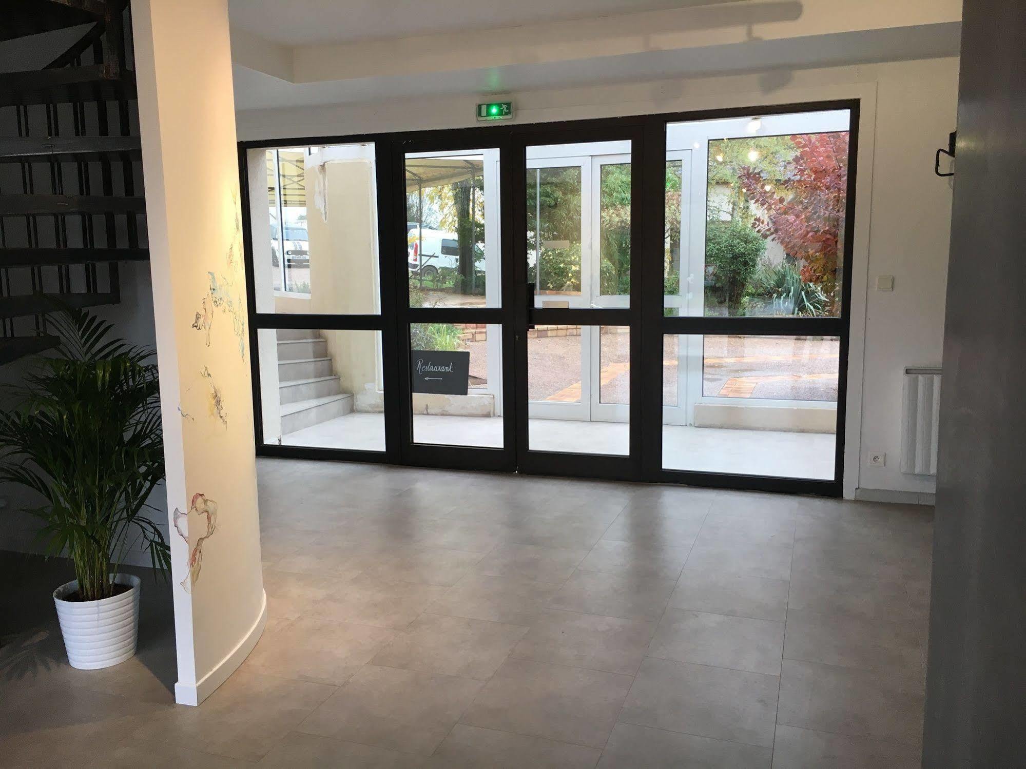 Logis Hotel "Ici M'Aime" Rouvray  外观 照片